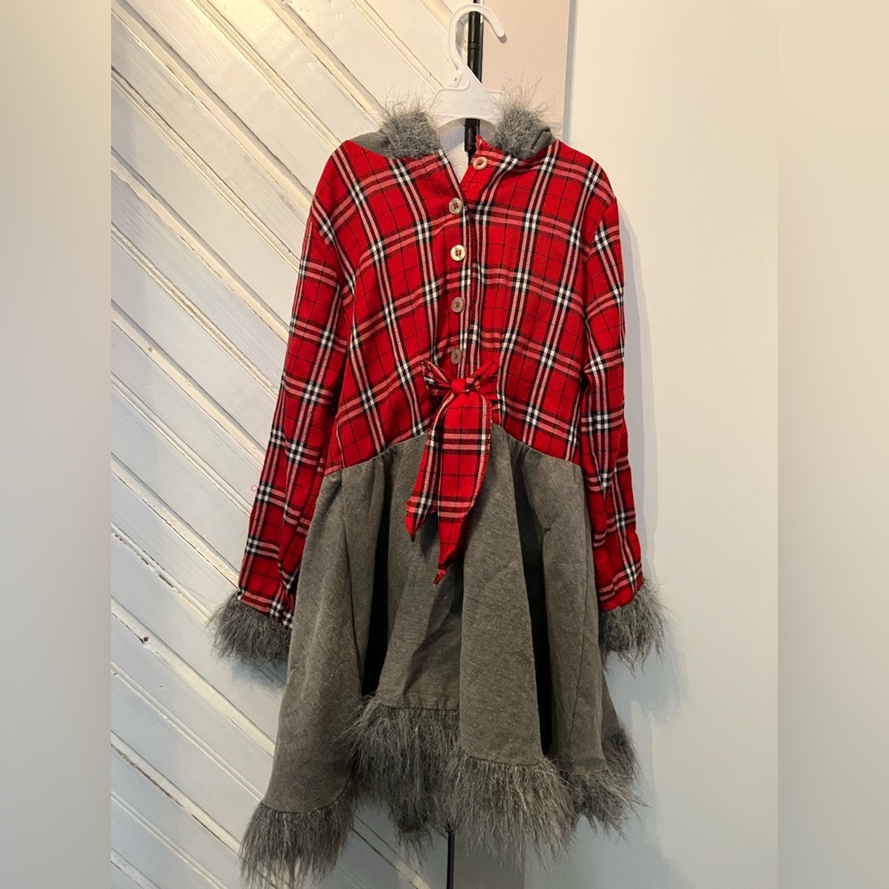 Spirit Halloween Little Girl Wolf Costume, size medium